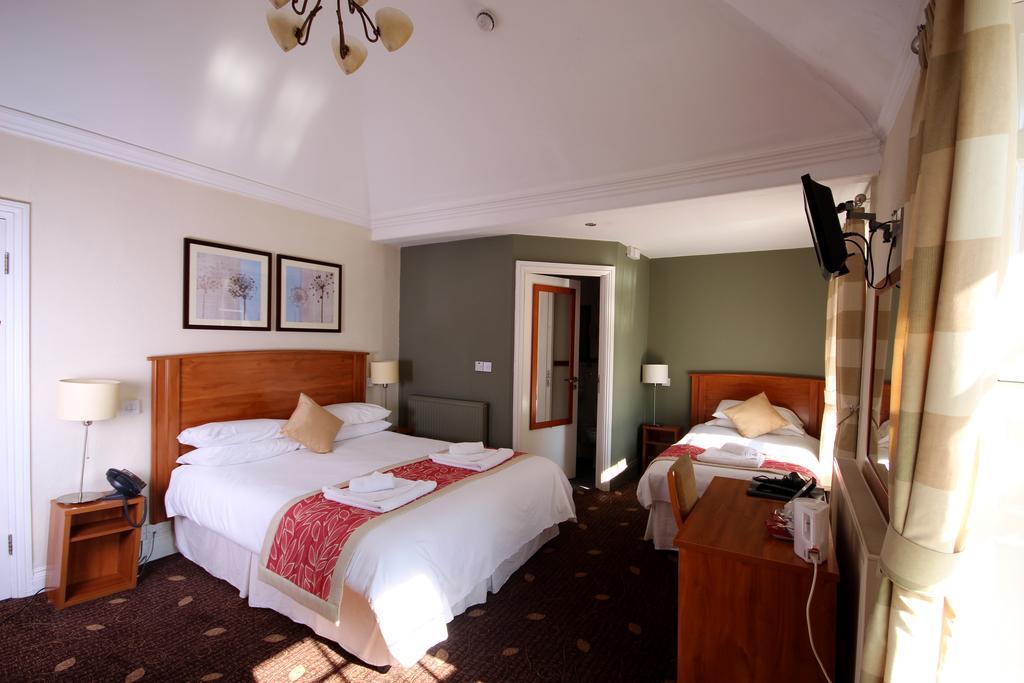 Plas Derwen Hotel Абъргавени Екстериор снимка
