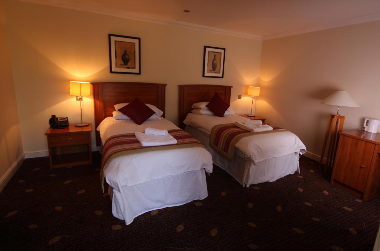 Plas Derwen Hotel Абъргавени Екстериор снимка