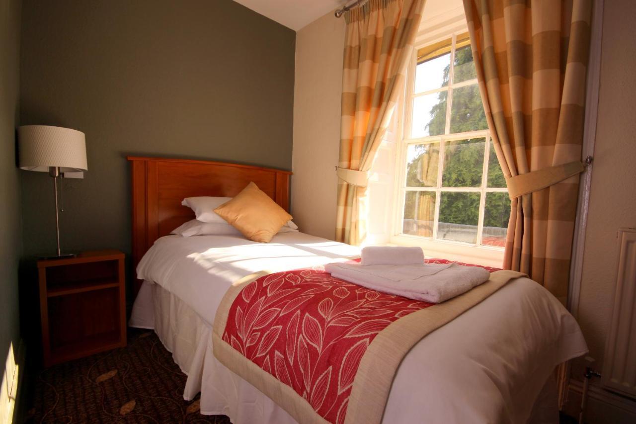 Plas Derwen Hotel Абъргавени Екстериор снимка